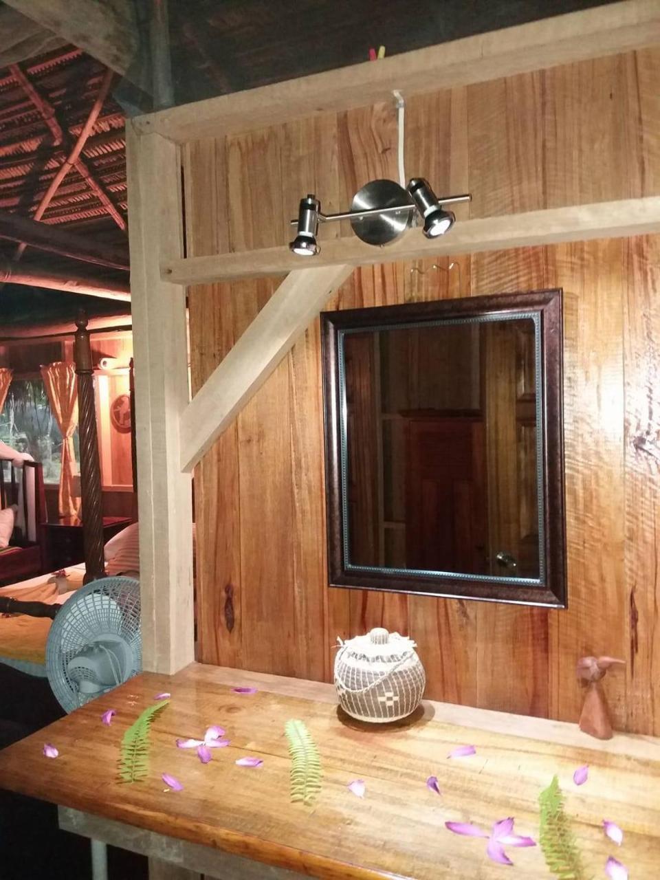 Sun Creek Lodge ปุนตากอร์ดา ภายนอก รูปภาพ